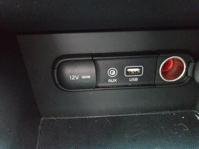 Kia Niro I 1.6 GDI Hybrid Sloopvoertuig (2018, Blauw)