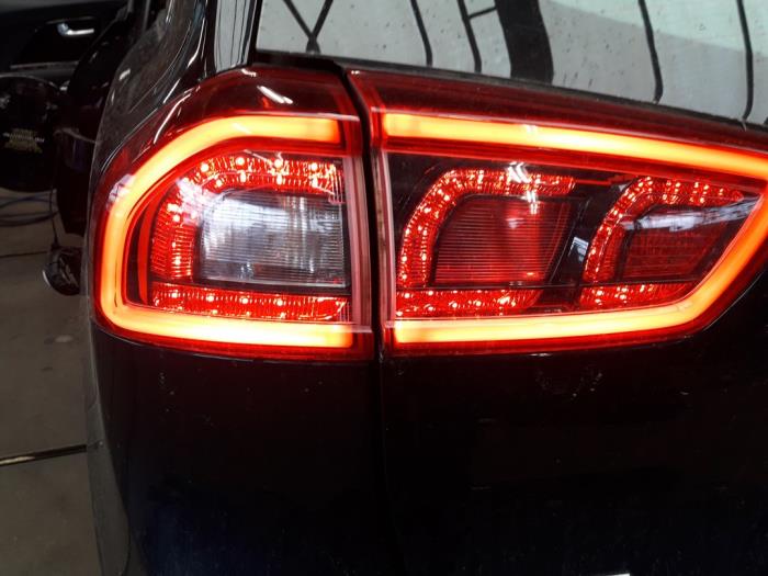 Kia Niro I 1.6 GDI Hybrid Sloopvoertuig (2018, Blauw)