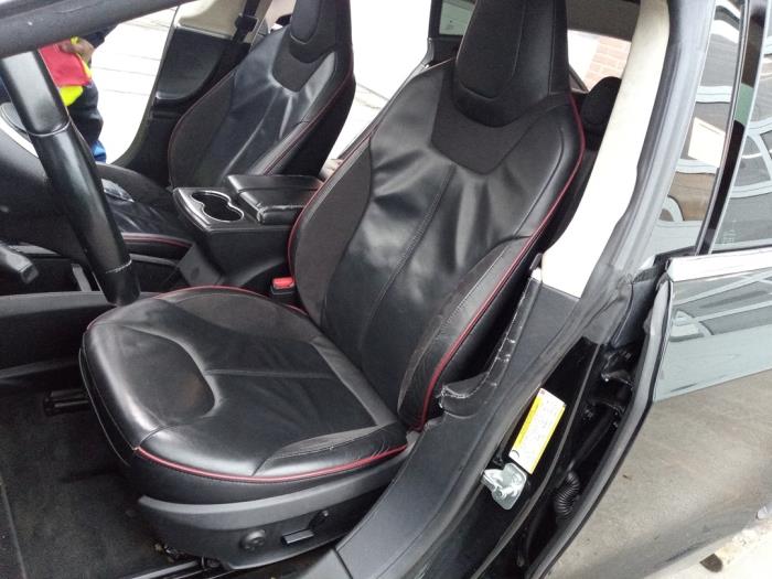 Tesla Model S P85 Sloopvoertuig (2013, Zwart)