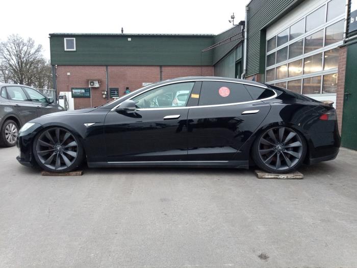 Tesla Model S P85 Sloopvoertuig (2013, Zwart)