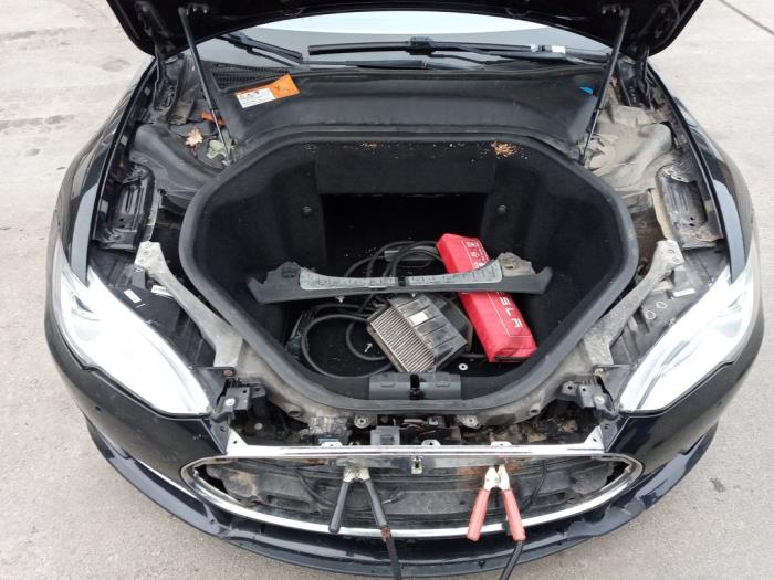 Tesla Model S P85 Sloopvoertuig (2013, Zwart)