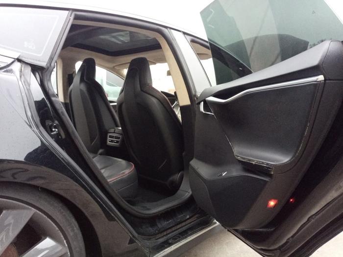 Tesla Model S P85 Sloopvoertuig (2013, Zwart)