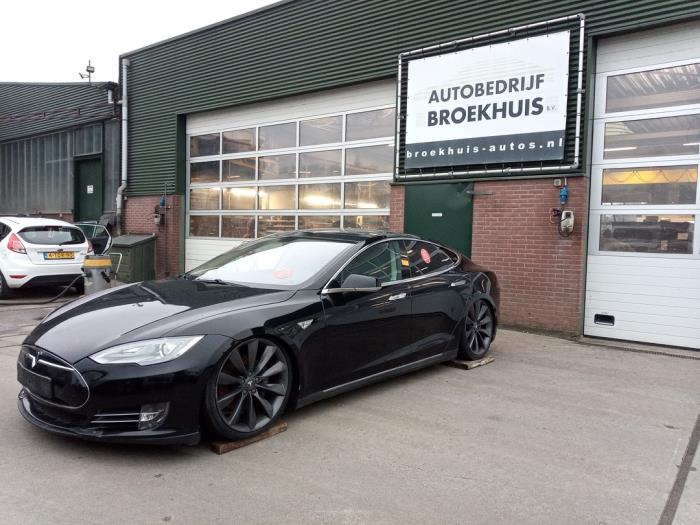 Tesla Model S P85 Sloopvoertuig (2013, Zwart)