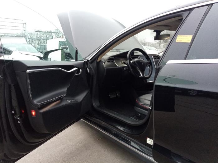 Tesla Model S P85 Sloopvoertuig (2013, Zwart)