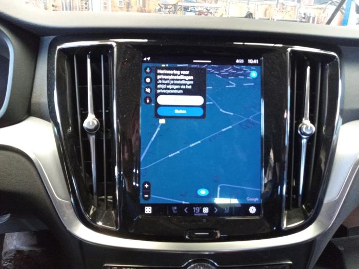 Volvo V60 II 2.0 B3 16V Mild Hybrid Sloopvoertuig (2022, Zwart)