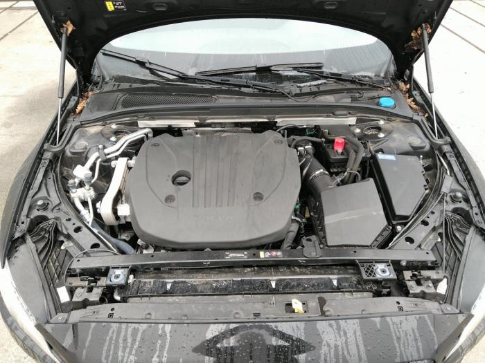 Volvo V60 II 2.0 B3 16V Mild Hybrid Sloopvoertuig (2022, Zwart)