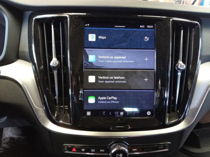 Volvo V60 II 2.0 B3 16V Mild Hybrid Sloopvoertuig (2022, Zwart)