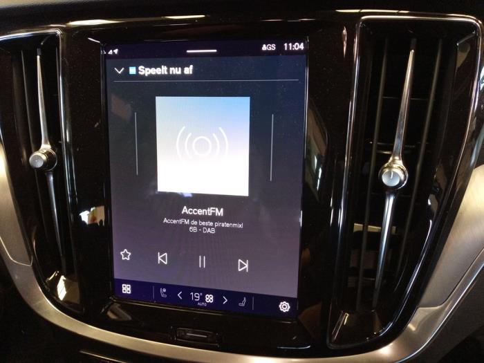 Volvo V60 II 2.0 B3 16V Mild Hybrid Sloopvoertuig (2022, Zwart)