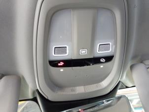 Volvo V60 II 2.0 B3 16V Mild Hybrid Sloopvoertuig (2022, Zwart)