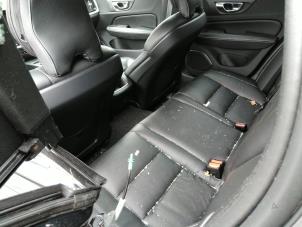 Volvo V60 II 2.0 B3 16V Mild Hybrid Sloopvoertuig (2022, Zwart)