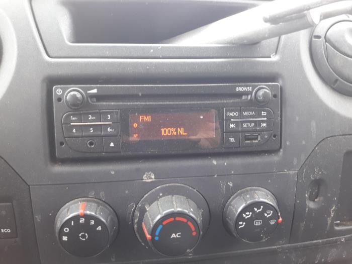 Renault Master III 2.3 dCi 135 16V FWD Sloopvoertuig (2015, RVS, Staal, Geel)