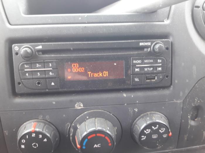 Renault Master III 2.3 dCi 135 16V FWD Sloopvoertuig (2015, RVS, Staal, Geel)