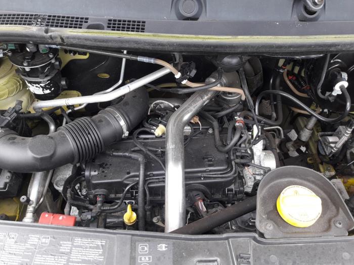 Renault Master III 2.3 dCi 135 16V FWD Sloopvoertuig (2015, RVS, Staal, Geel)