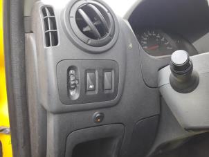 Renault Master III 2.3 dCi 135 16V FWD Sloopvoertuig (2015, RVS, Staal, Geel)