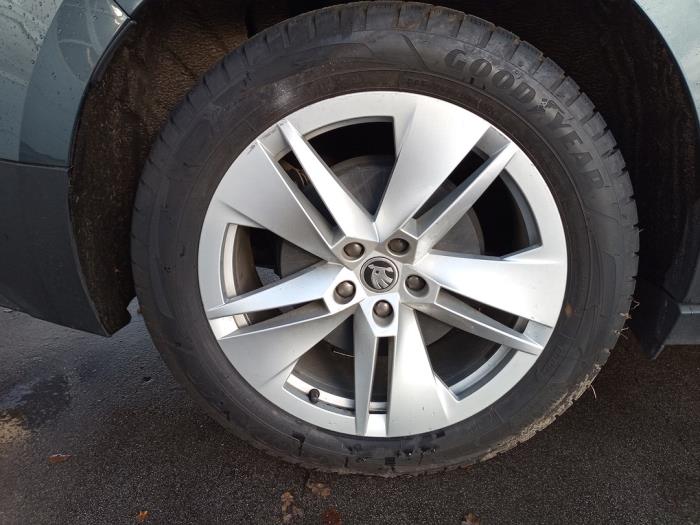 Skoda Enyaq iV 80 Sloopvoertuig (2021, Grijs)