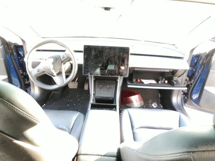 Tesla Model 3 Long Range AWD 75 kWh Sloopvoertuig (2019, Blauw)