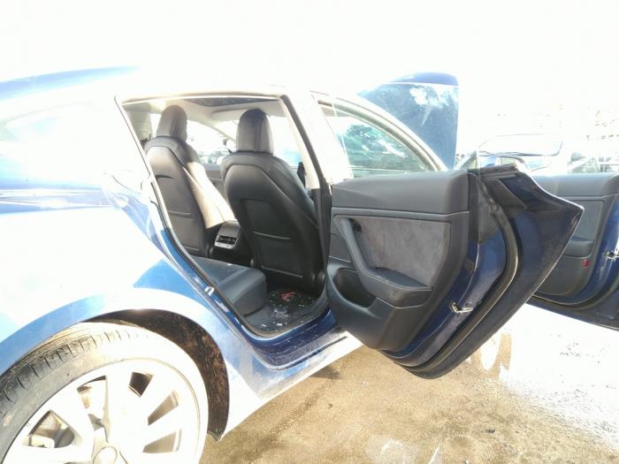 Tesla Model 3 Long Range AWD 75 kWh Sloopvoertuig (2019, Blauw)