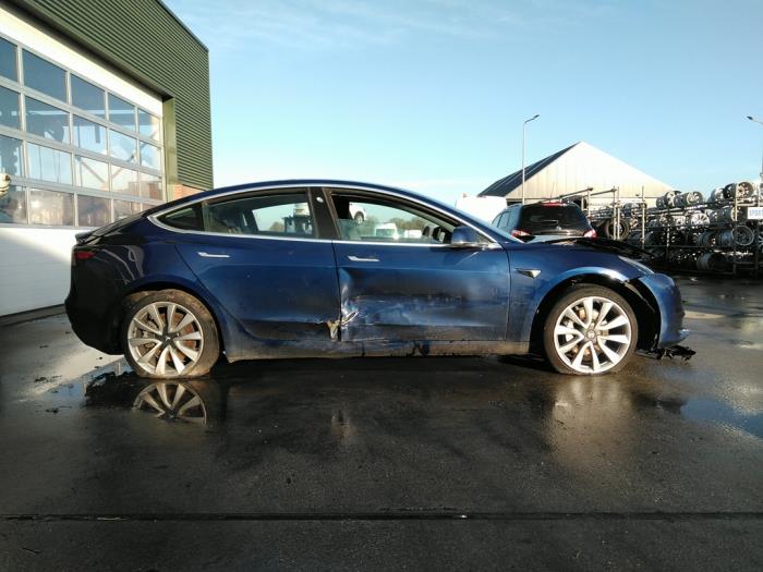 Tesla Model 3 Long Range AWD 75 kWh Sloopvoertuig (2019, Blauw)