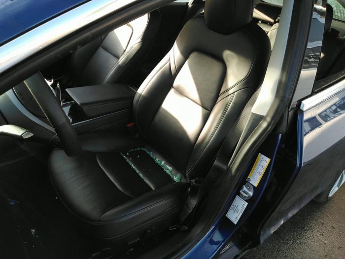 Tesla Model 3 Long Range AWD 75 kWh Sloopvoertuig (2019, Blauw)