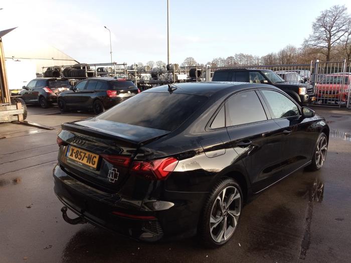 Audi A3 Limousine 1.0 30 TFSI 12V Mild Hybrid Sloopvoertuig (2024, Zwart)