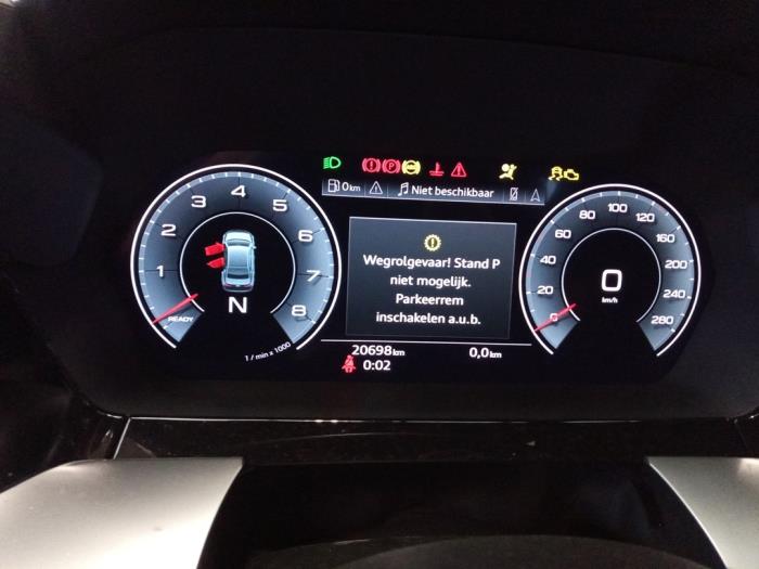 Audi A3 Limousine 1.0 30 TFSI 12V Mild Hybrid Sloopvoertuig (2024, Zwart)