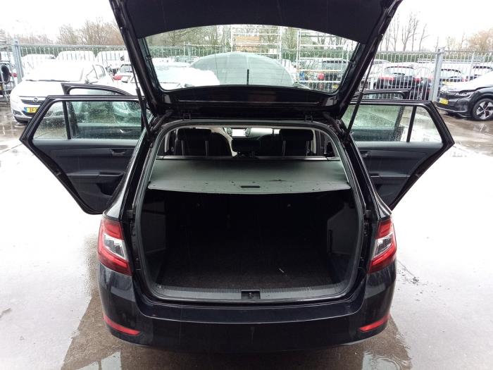 Skoda Fabia III Combi 1.0 TSI 12V Sloopvoertuig (2019, Zwart)