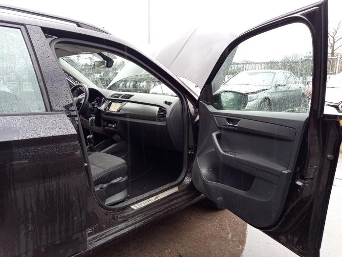 Skoda Fabia III Combi 1.0 TSI 12V Sloopvoertuig (2019, Zwart)