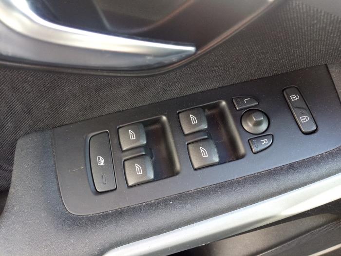 Volvo V40 1.6 T3 GTDi 16V Sloopvoertuig (2012, Zwart)