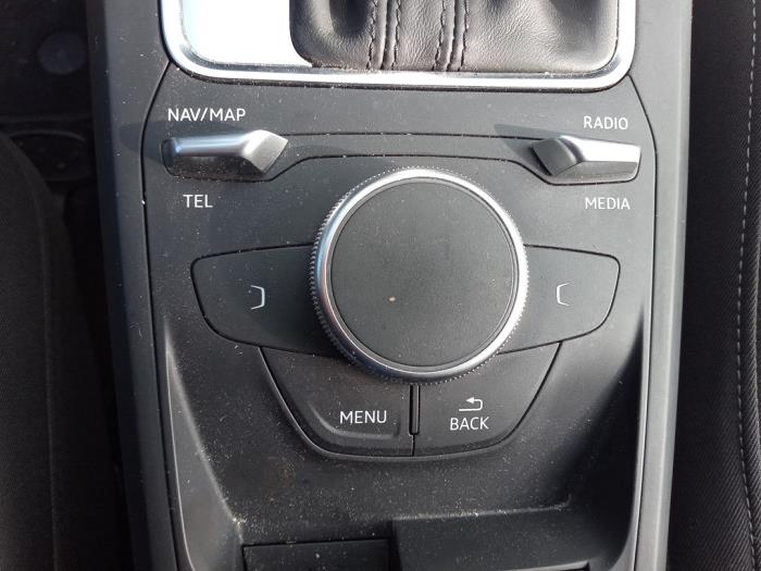 Audi Q2 1.0 30 TFSI 12V Sloopvoertuig (2019, Grijs)