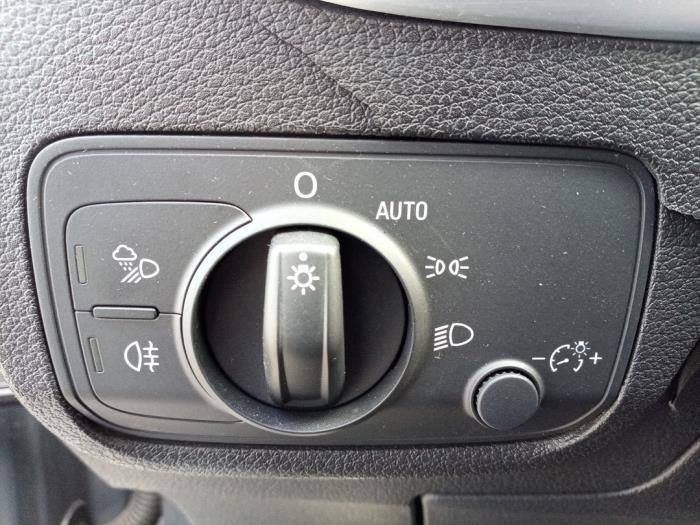 Audi Q2 1.0 30 TFSI 12V Sloopvoertuig (2019, Grijs)