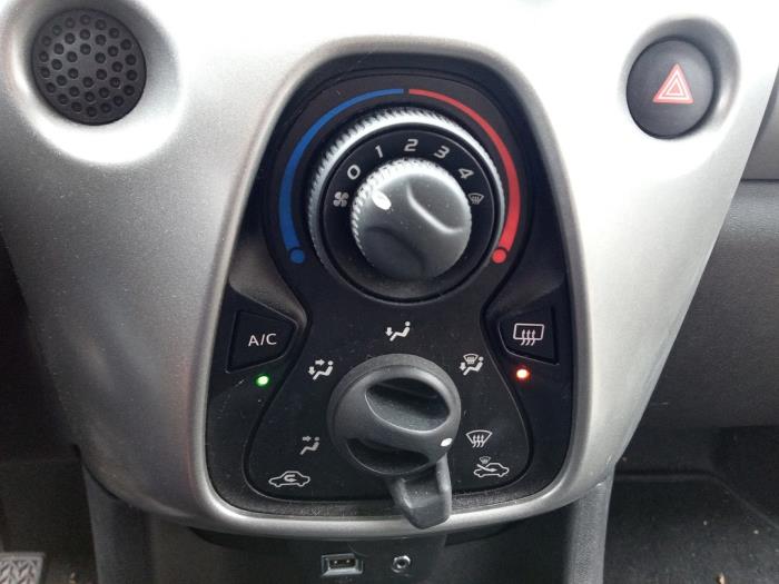 Peugeot 108 1.0 12V Sloopvoertuig (2015, Grijs)