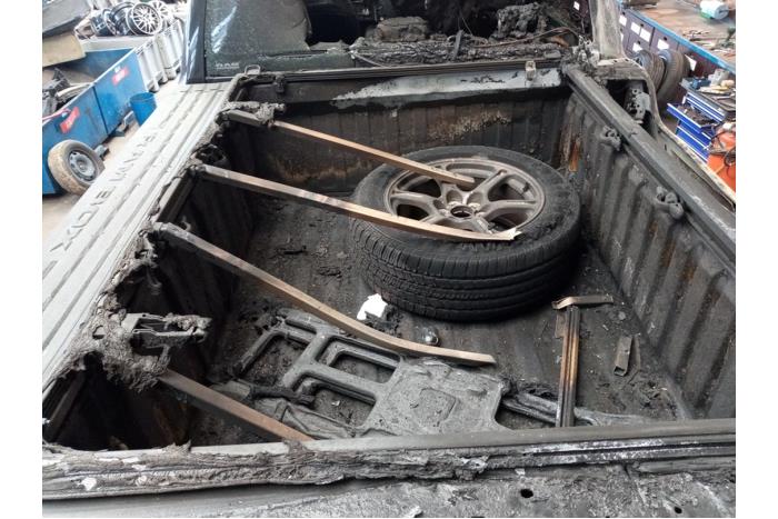 Dodge 1500 Crew Cab 5.7 Hemi V8 4x4 Sloopvoertuig (2021, Zwart)