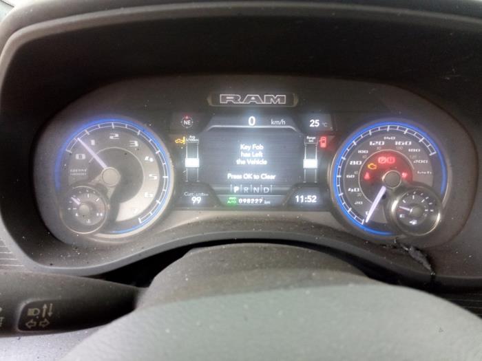 Dodge 1500 Crew Cab 5.7 Hemi V8 4x4 Sloopvoertuig (2021, Zwart)