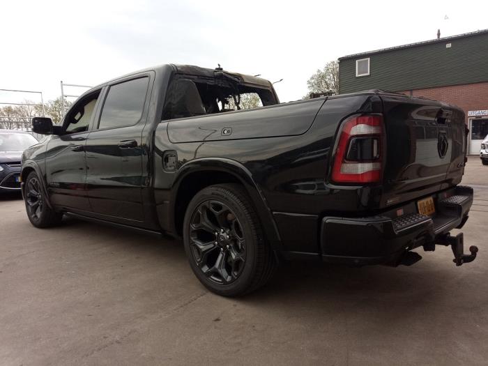 Dodge 1500 Crew Cab 5.7 Hemi V8 4x4 Sloopvoertuig (2021, Zwart)