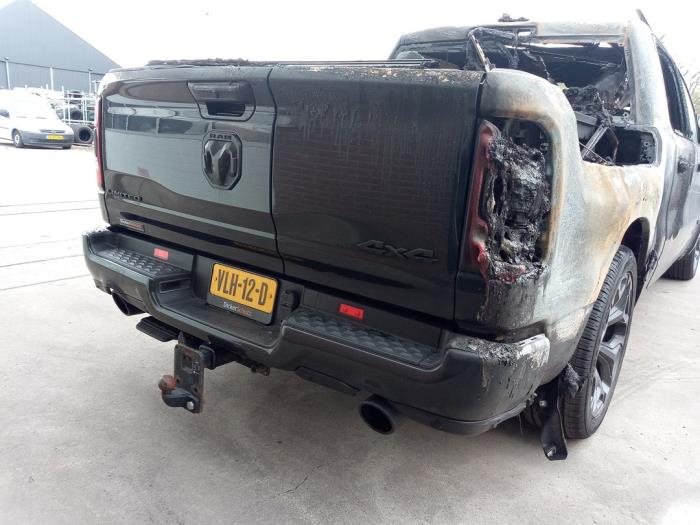 Dodge 1500 Crew Cab 5.7 Hemi V8 4x4 Sloopvoertuig (2021, Zwart)