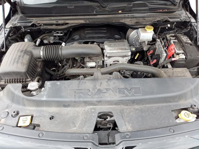 Dodge 1500 Crew Cab 5.7 Hemi V8 4x4 Sloopvoertuig (2021, Zwart)