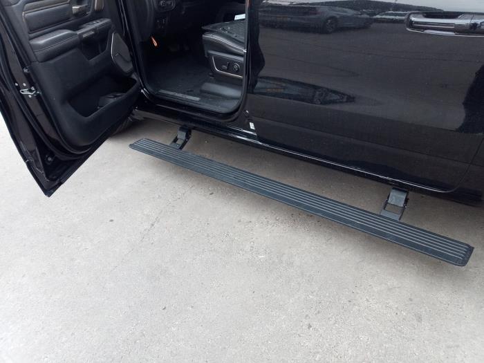 Dodge 1500 Crew Cab 5.7 Hemi V8 4x4 Sloopvoertuig (2021, Zwart)