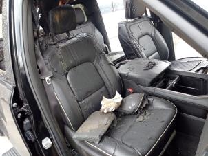 Dodge 1500 Crew Cab 5.7 Hemi V8 4x4 Sloopvoertuig (2021, Zwart)