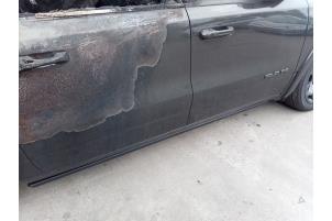 Dodge 1500 Crew Cab 5.7 Hemi V8 4x4 Sloopvoertuig (2021, Zwart)