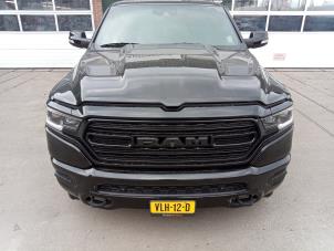 Dodge 1500 Crew Cab 5.7 Hemi V8 4x4 Sloopvoertuig (2021, Zwart)