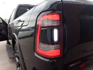 Dodge 1500 Crew Cab 5.7 Hemi V8 4x4 Sloopvoertuig (2021, Zwart)