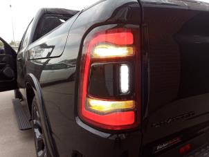 Dodge 1500 Crew Cab 5.7 Hemi V8 4x4 Sloopvoertuig (2021, Zwart)