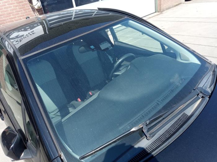 Toyota Yaris III 1.5 16V Hybrid Sloopvoertuig (2019, Zwart)