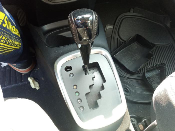 Toyota Yaris III 1.5 16V Hybrid Sloopvoertuig (2019, Zwart)