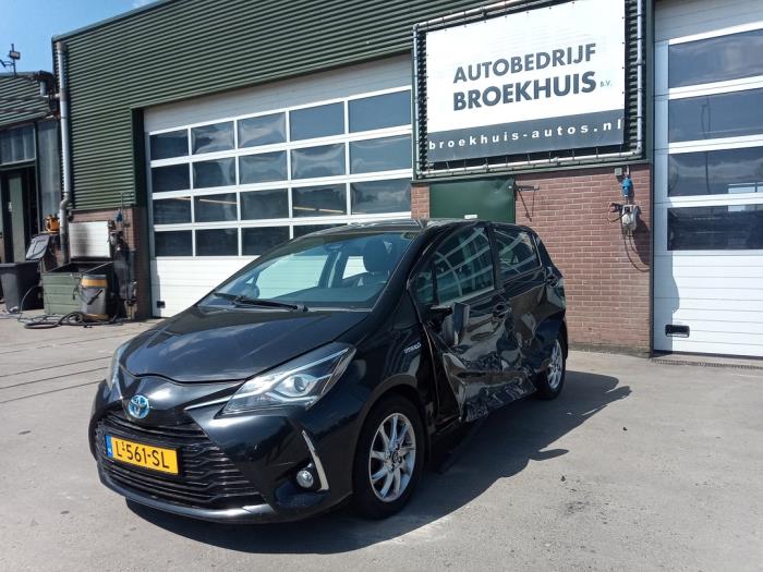 Toyota Yaris III 1.5 16V Hybrid Sloopvoertuig (2019, Zwart)