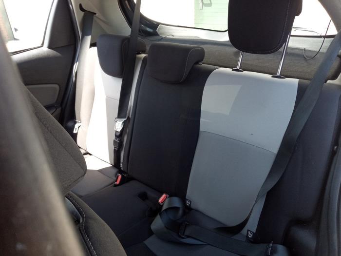 Toyota Yaris III 1.5 16V Hybrid Sloopvoertuig (2019, Zwart)