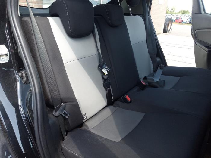 Toyota Yaris III 1.5 16V Hybrid Sloopvoertuig (2019, Zwart)