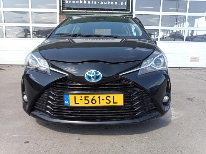 Toyota Yaris III 1.5 16V Hybrid Sloopvoertuig (2019, Zwart)