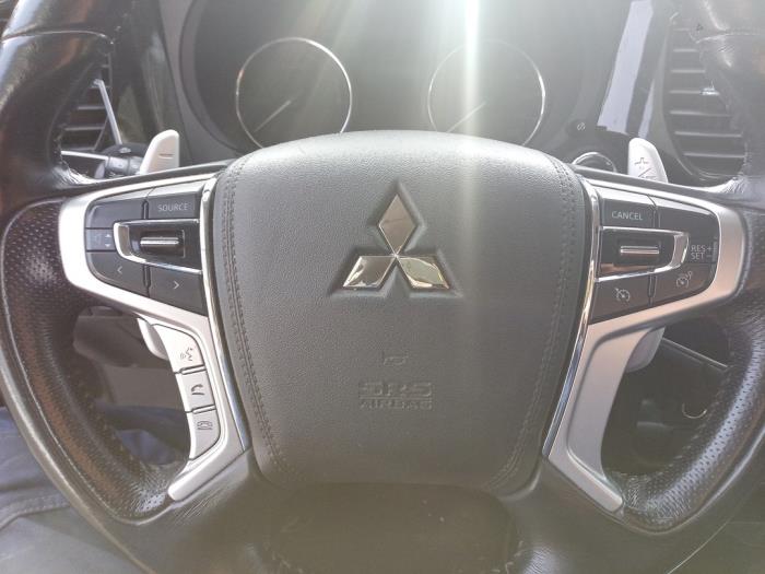 Mitsubishi Outlander 2.0 16V PHEV 4x4 Sloopvoertuig (2015, Zwart)