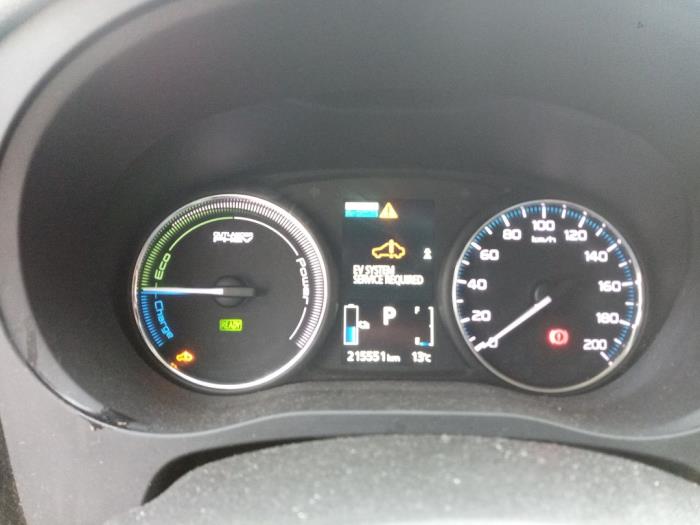 Mitsubishi Outlander 2.0 16V PHEV 4x4 Sloopvoertuig (2015, Zwart)